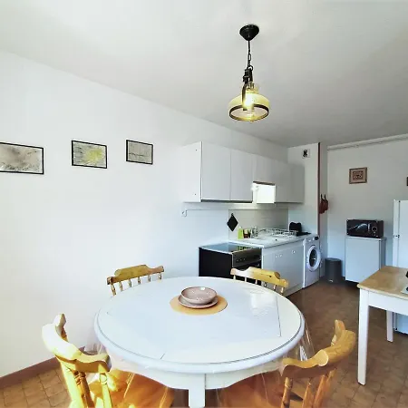 Apartamento T2 Lumineux Avec Balcon Et Parking à - Fr-1-555-49 *